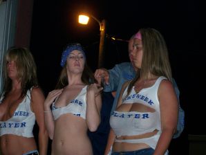 Luxurious blondes with magnificent breasts caress each other and expose themselves. Part 4. Thumb 27