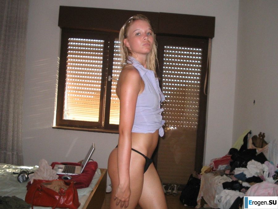 A young blonde in stockings spreads her legs on the couch. Part 3. Photo 41