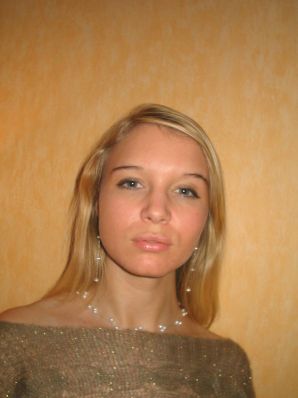 A young blonde in stockings spreads her legs on the couch. Part 3. Thumb 23