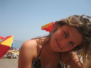 Girl having fun with a guy on vacation - shows her ass and chest. Part 2. Thumb 35