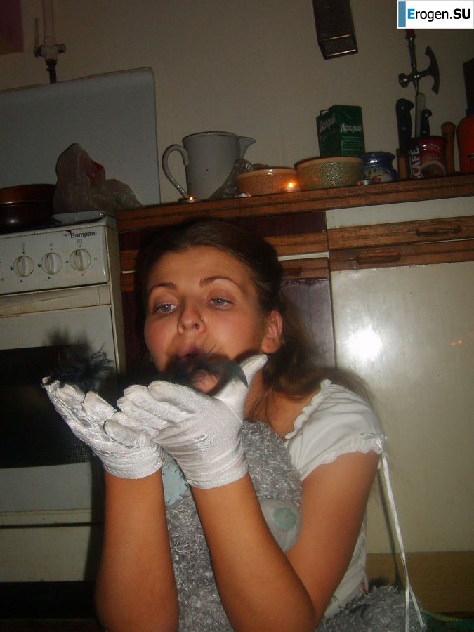 A luxurious lady performs striptease with exquisite lingerie and shows her breasts. Part 3. Photo 38