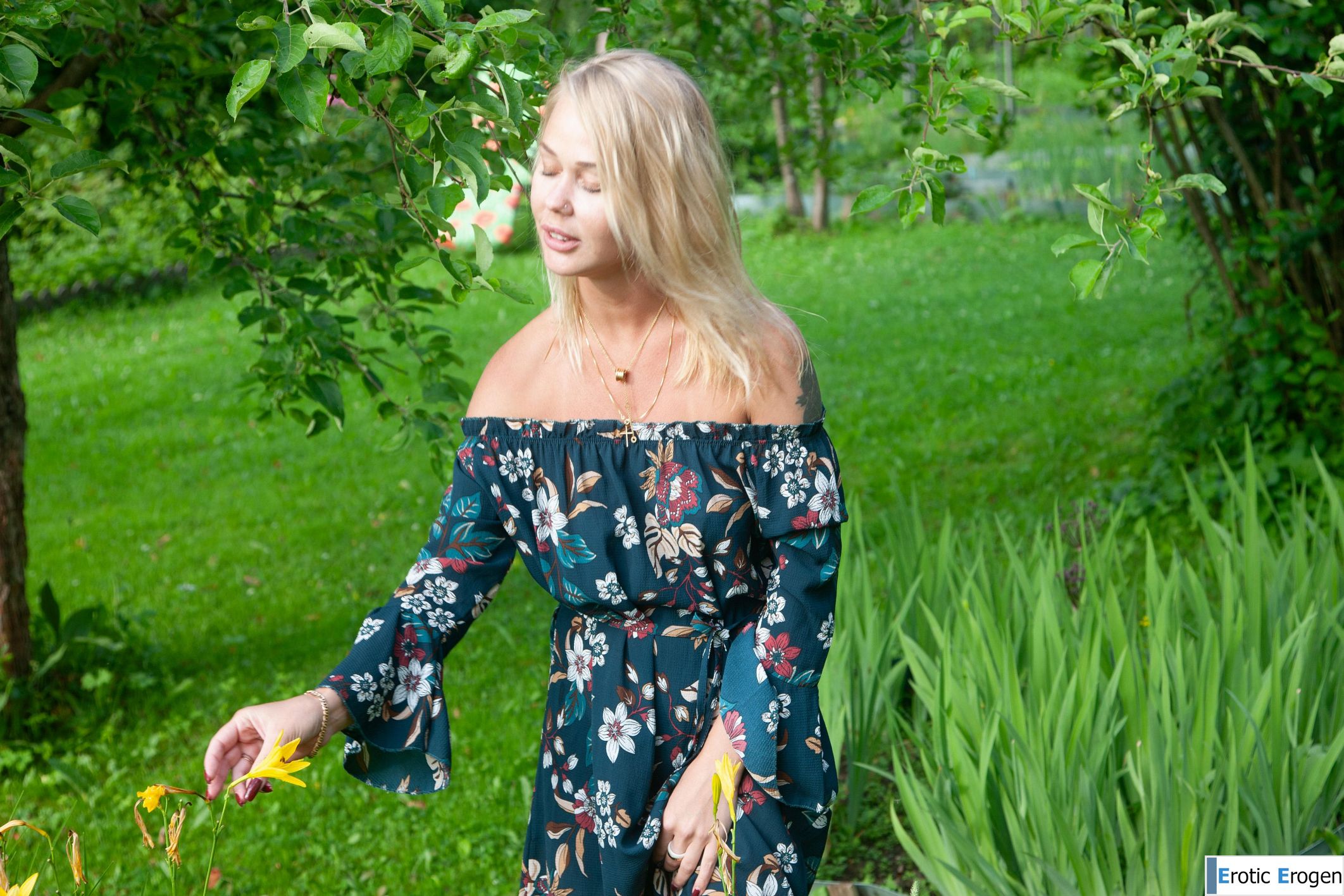 Sarika in Sexy. Picture 1