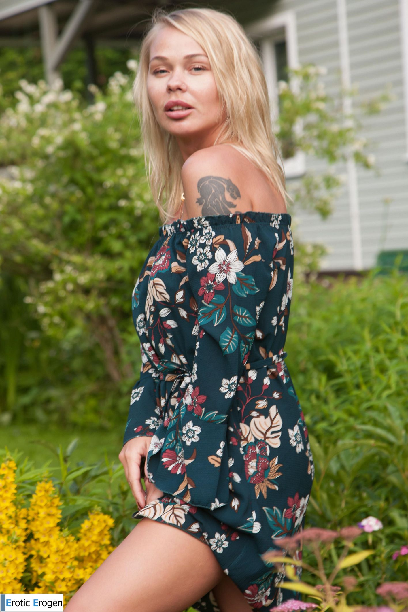 Sarika in Sexy. Picture 4