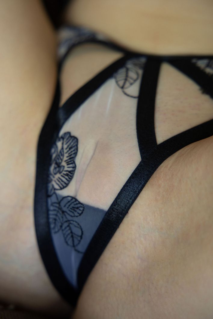 Kira Rami in Sensual Urge. Thumb 3