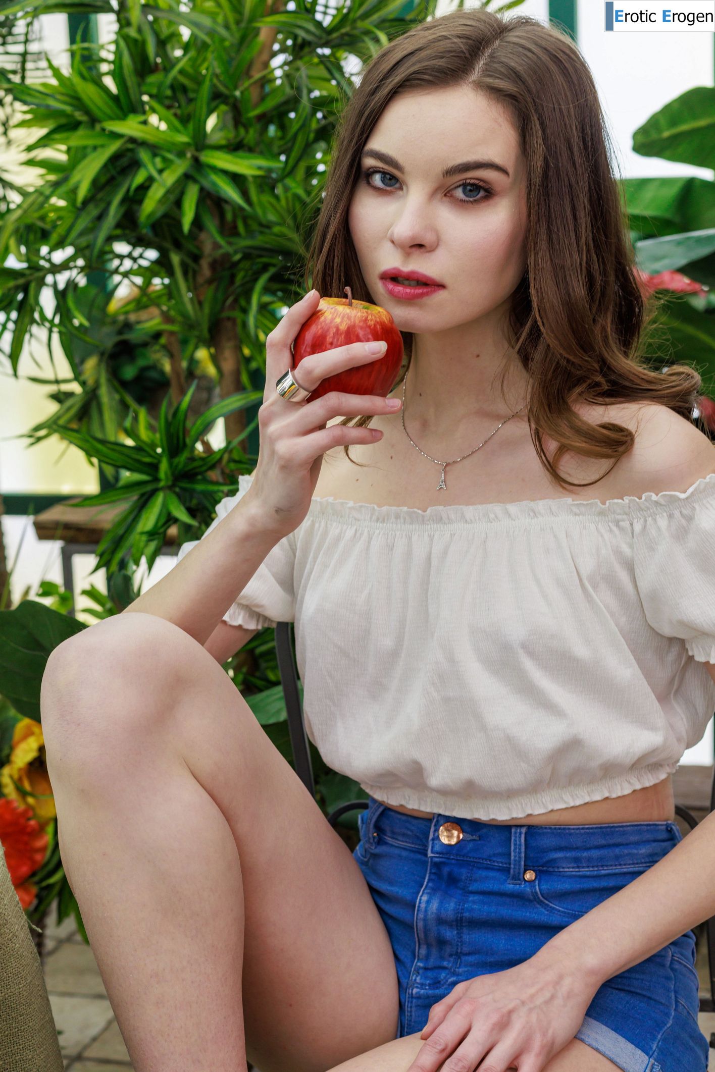 Dana in Tropical Garden. Фото 4