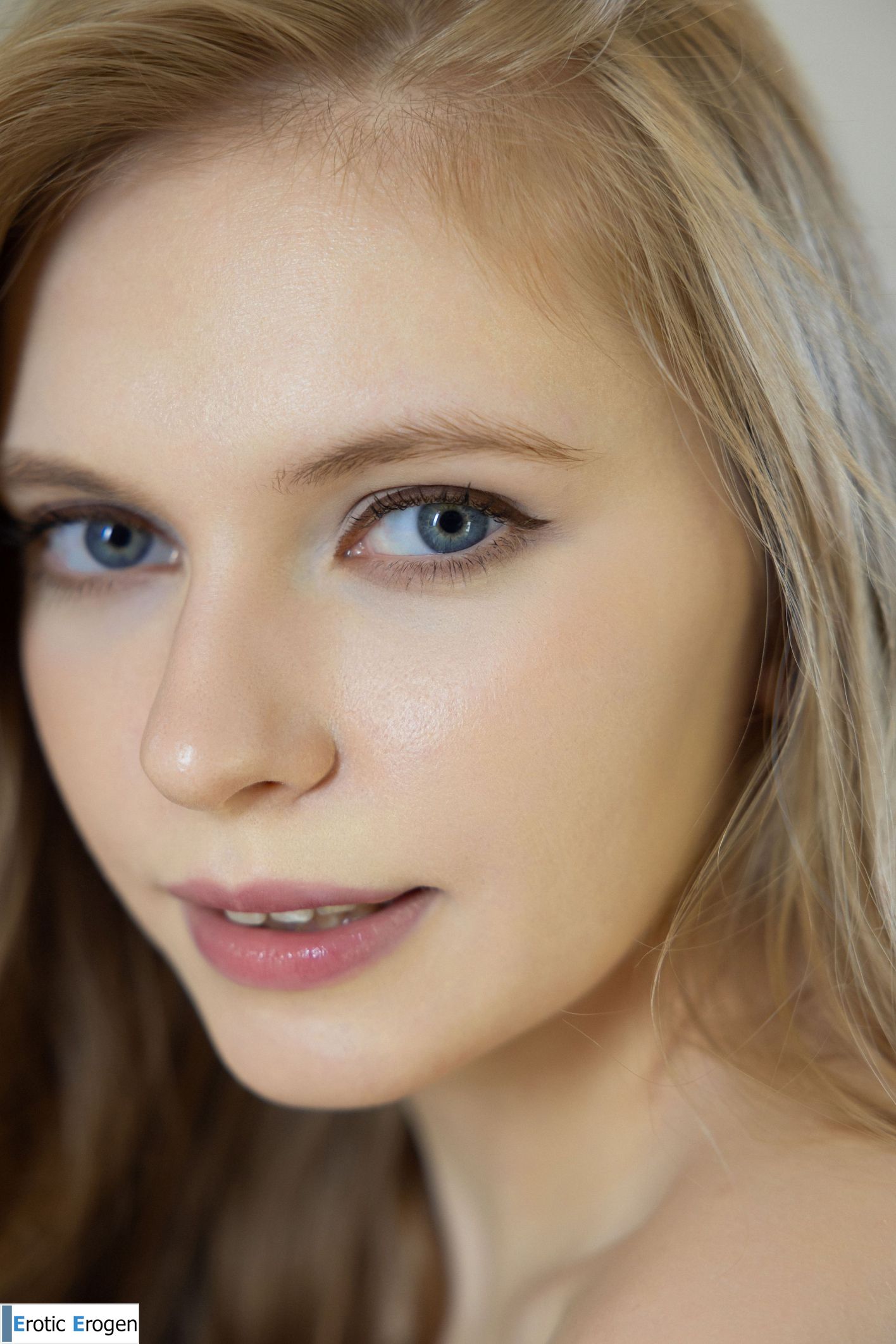 Sonya Elf in Bare Bar. Picture 31