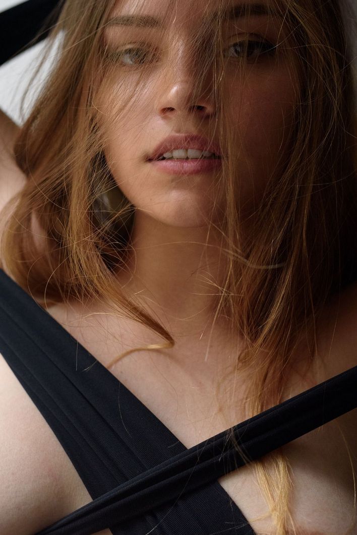 Harissa Berry in Studio Nudio. Thumb 23