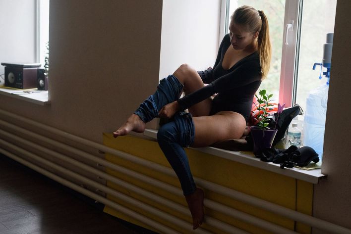 Harissa Berry in Studio Nudio. Thumb 2