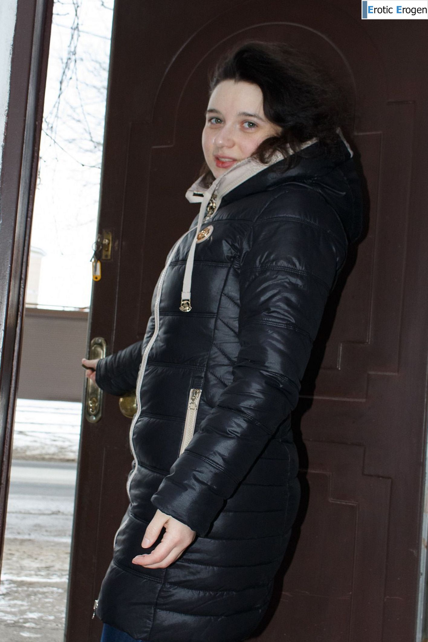 Tasia Loomer in Cold Cuddles Cafe. Picture 13