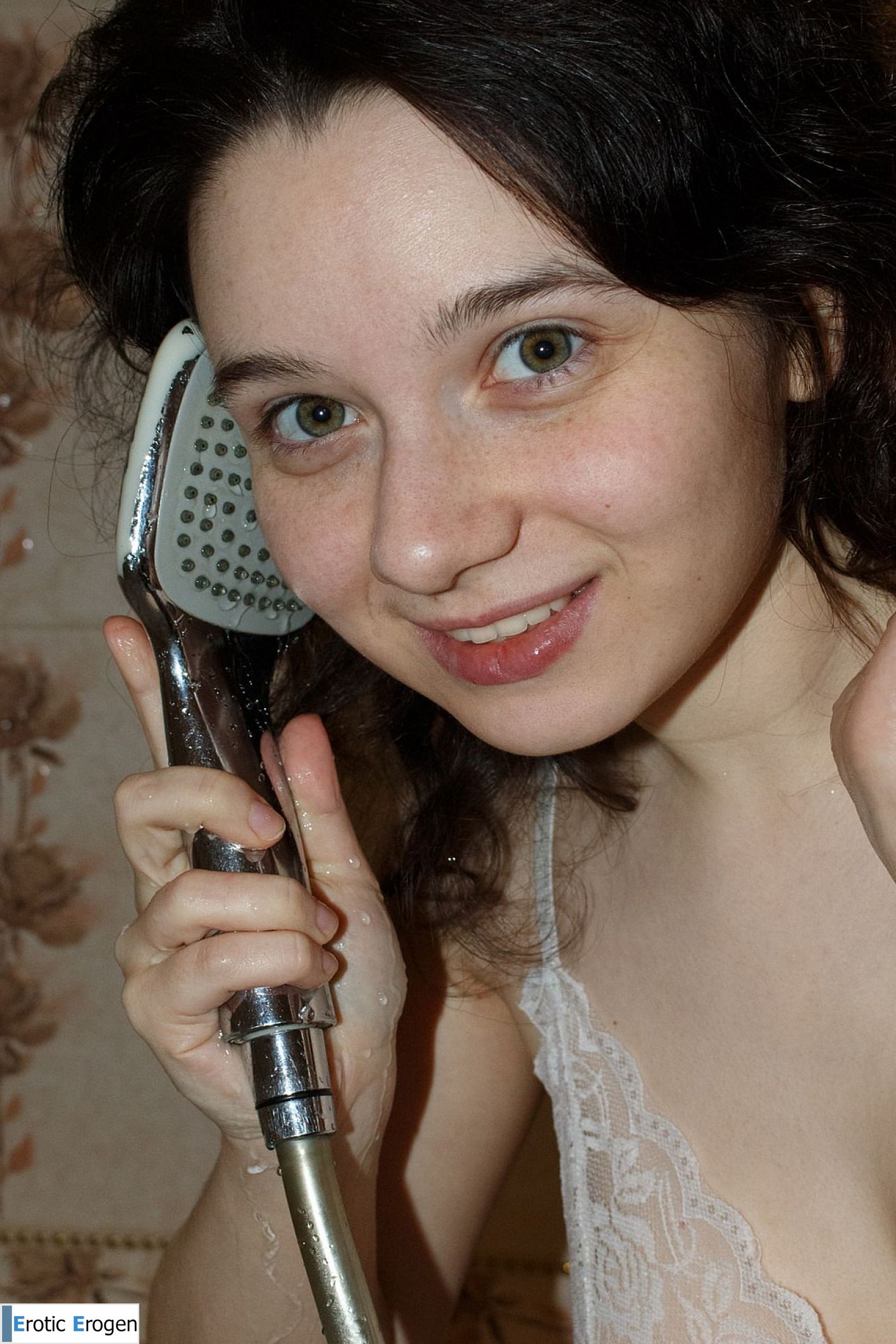 Tasia Loomer in Bubble Bae 1. Picture 3