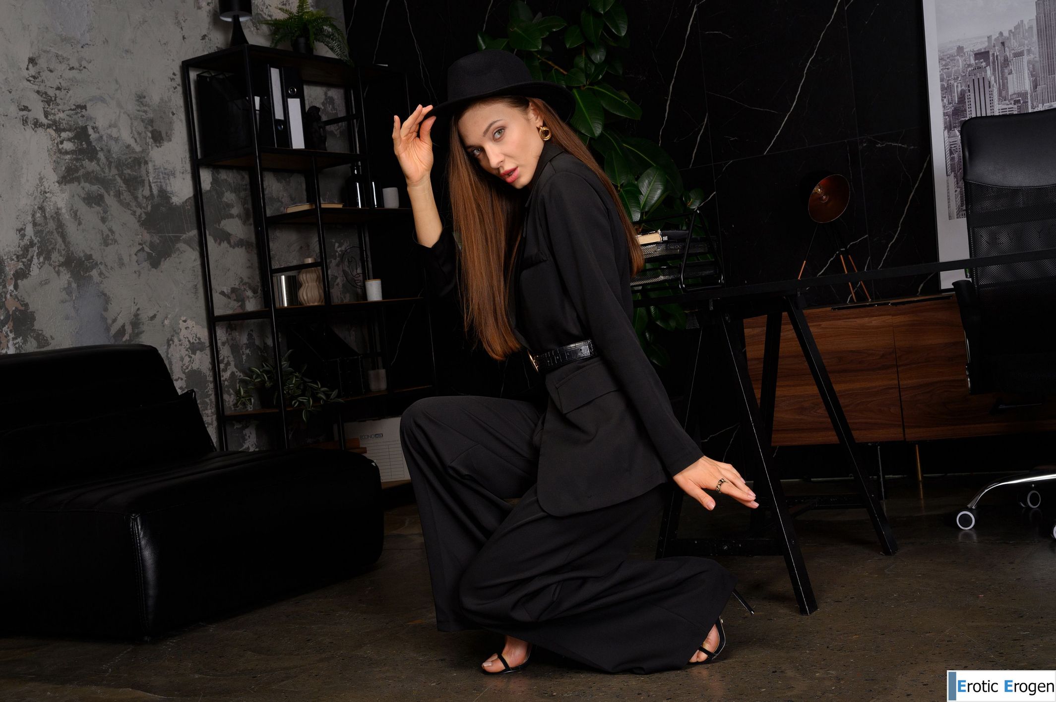 Mariana in Gotham. Picture 4