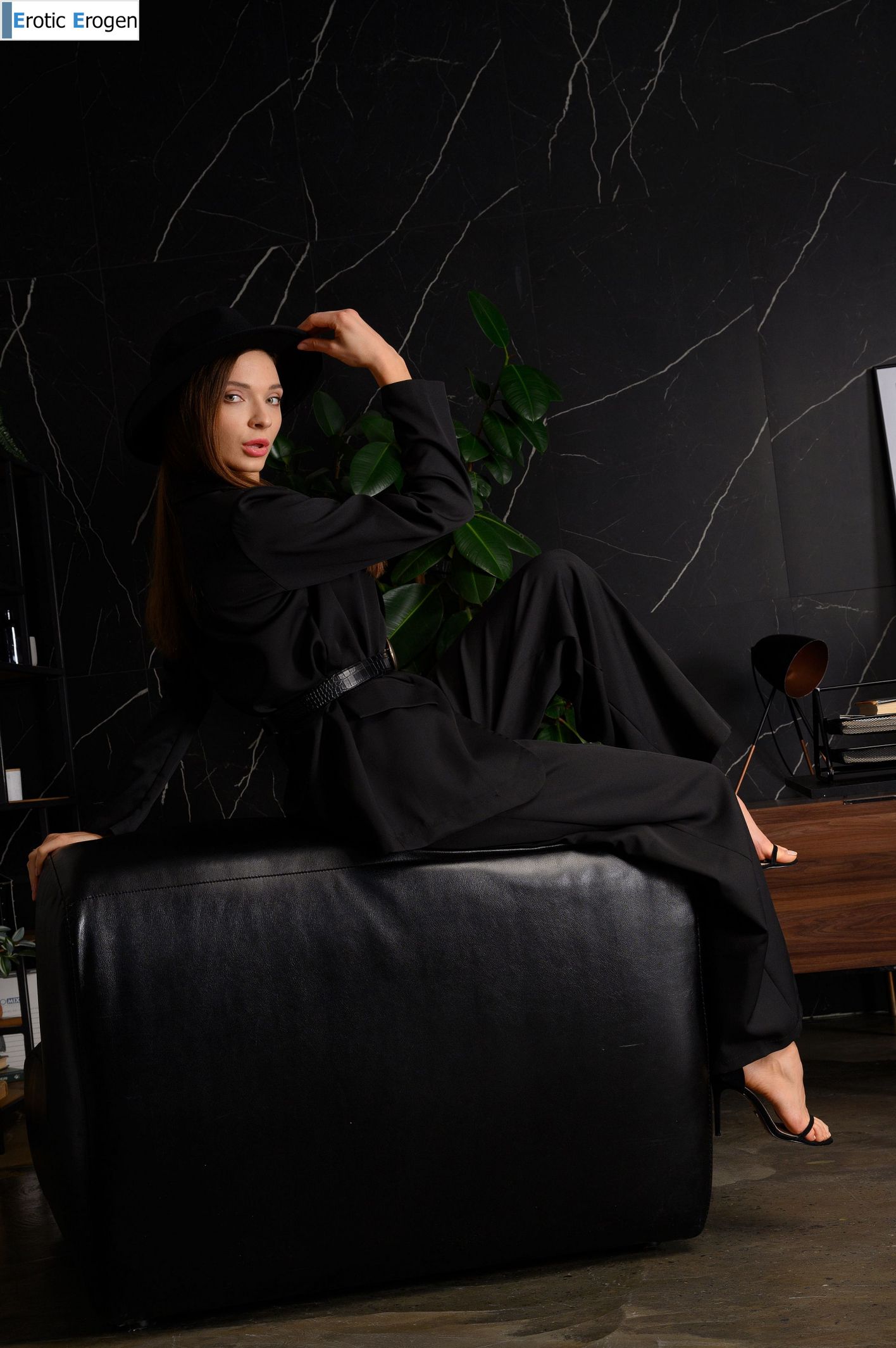 Mariana in Gotham. Picture 8