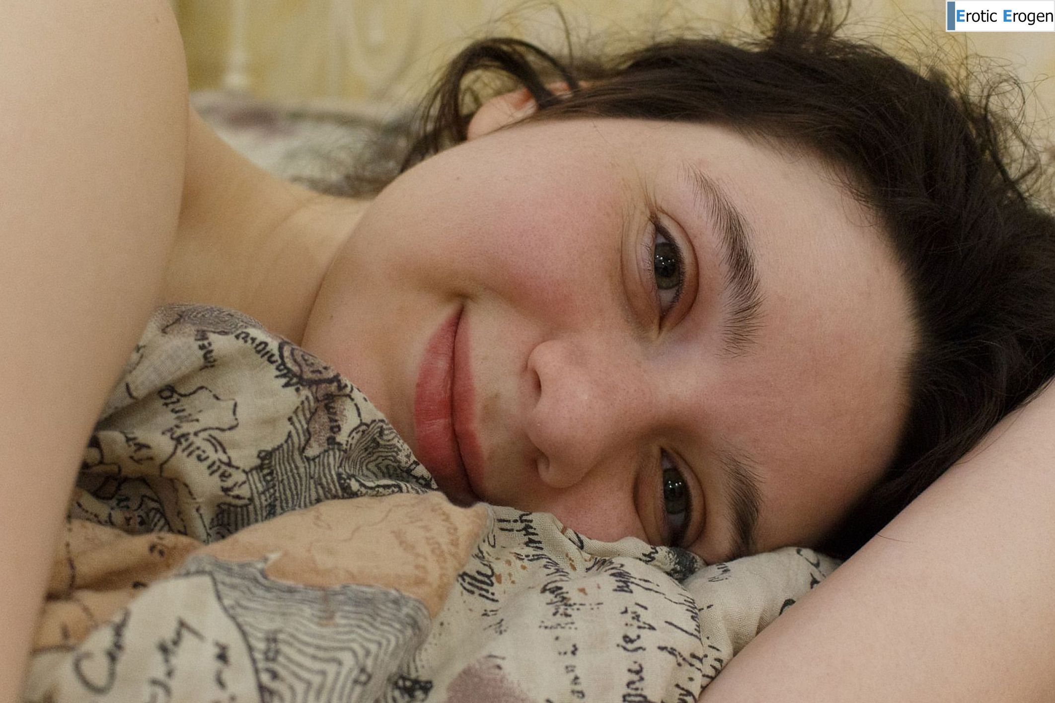 Tasia Loomer in Bubble Bae 2. Фото 56