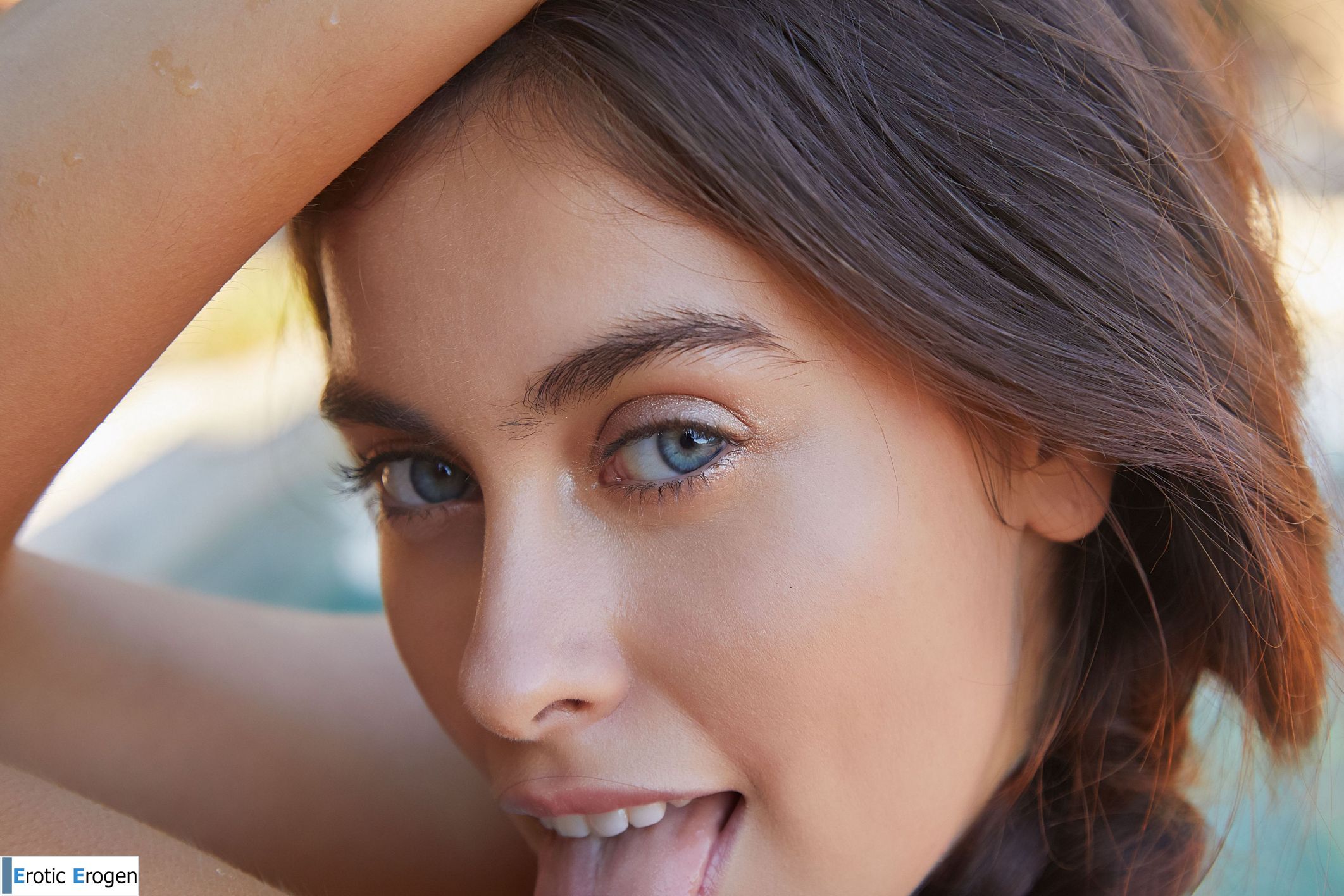 Foxy Alissa in Skinny Dipper. Picture 27