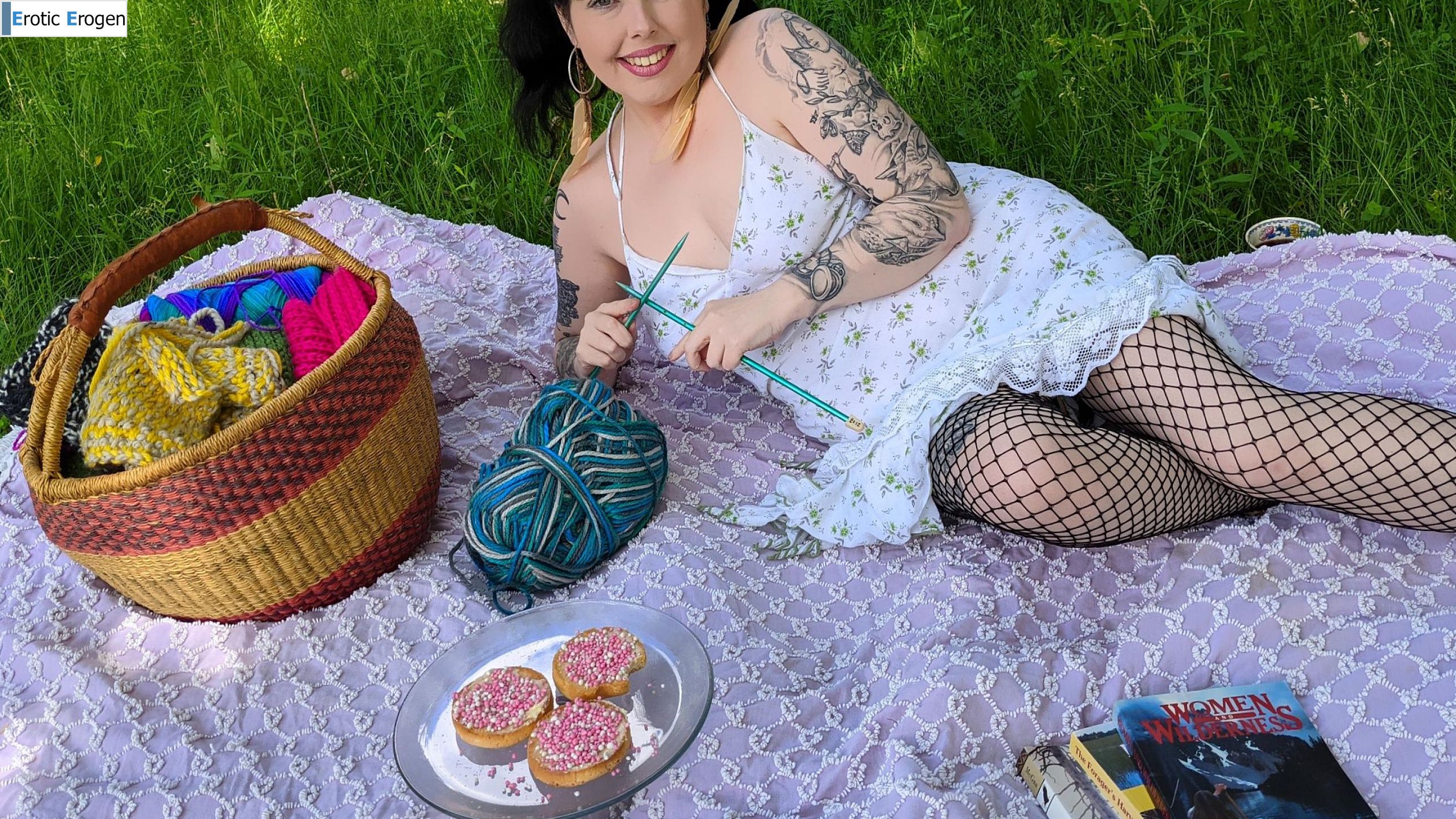 Lunacravez in Dutch Biscuits And Tea. Picture 10