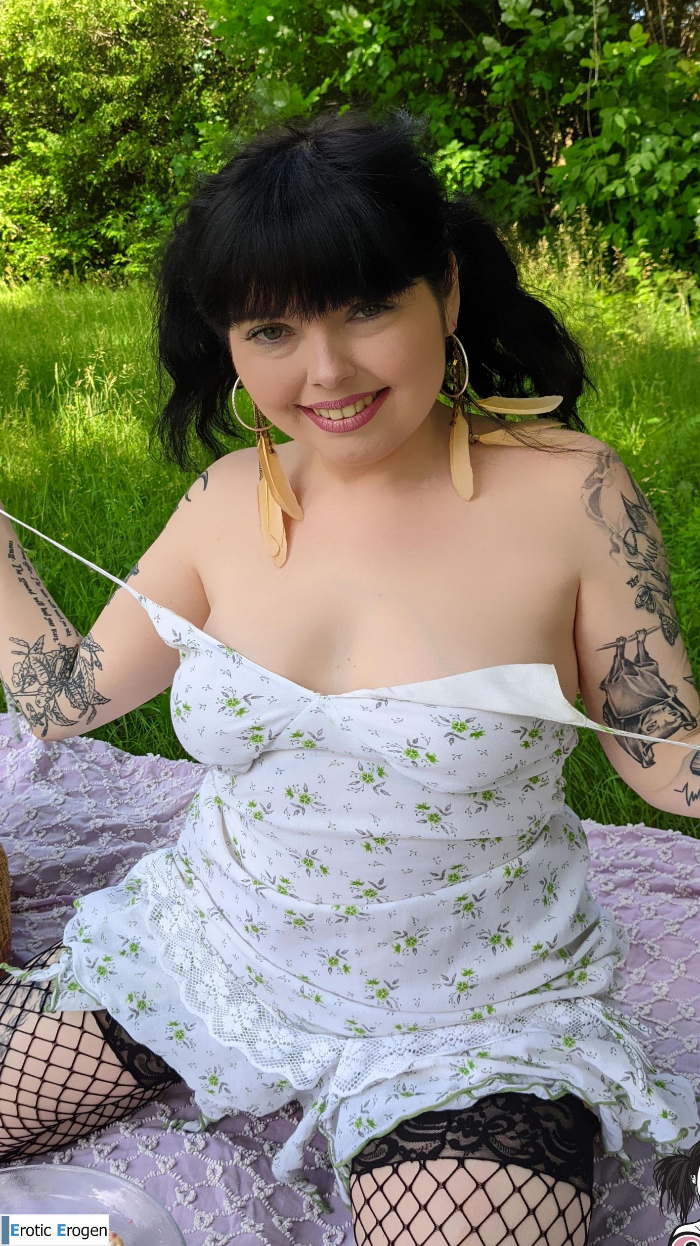 Lunacravez in Dutch Biscuits And Tea. Picture 15