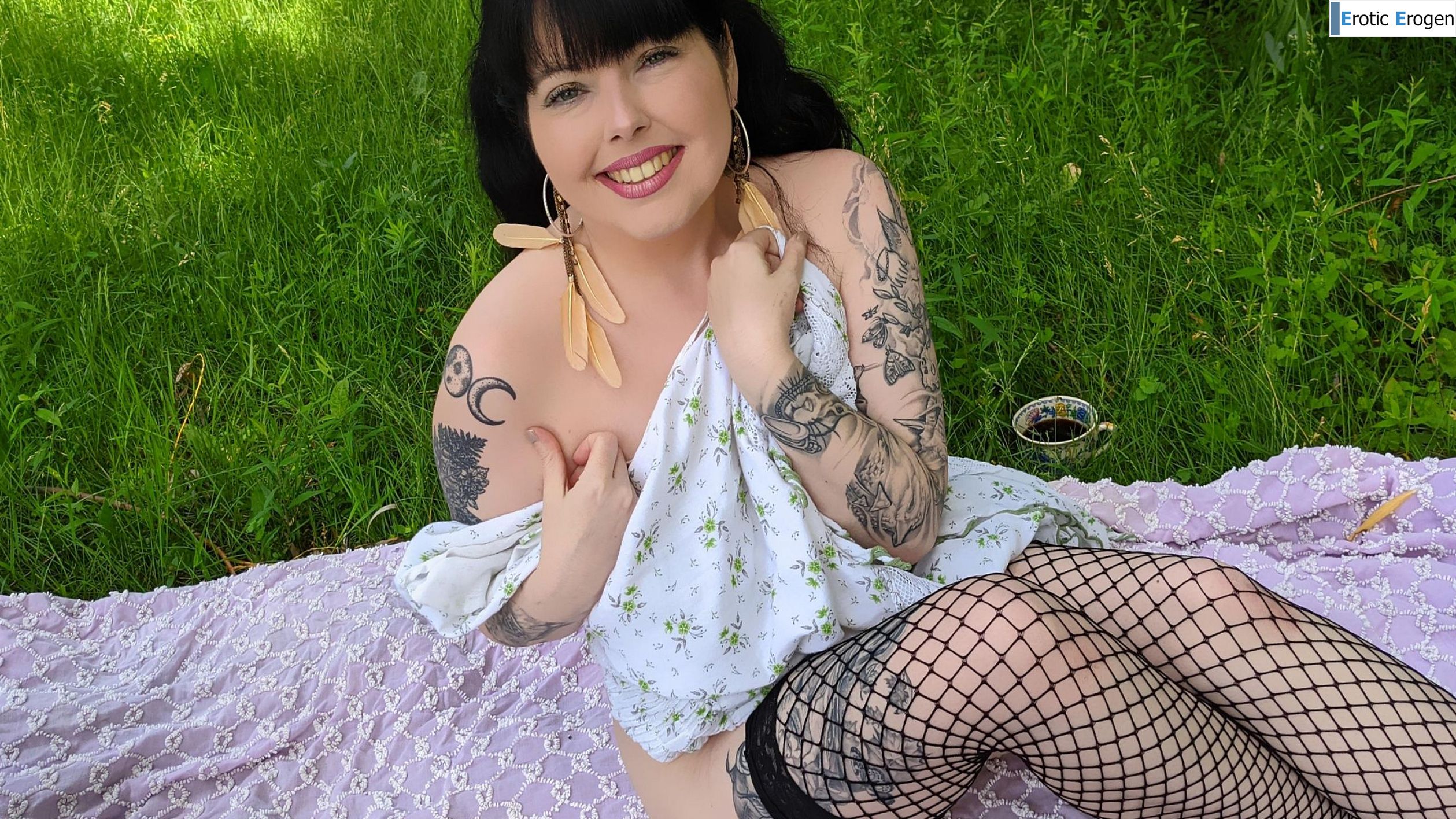 Lunacravez in Dutch Biscuits And Tea. Picture 26