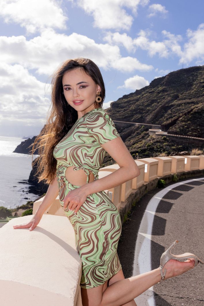 Li Moon in Public Road. Thumb 17