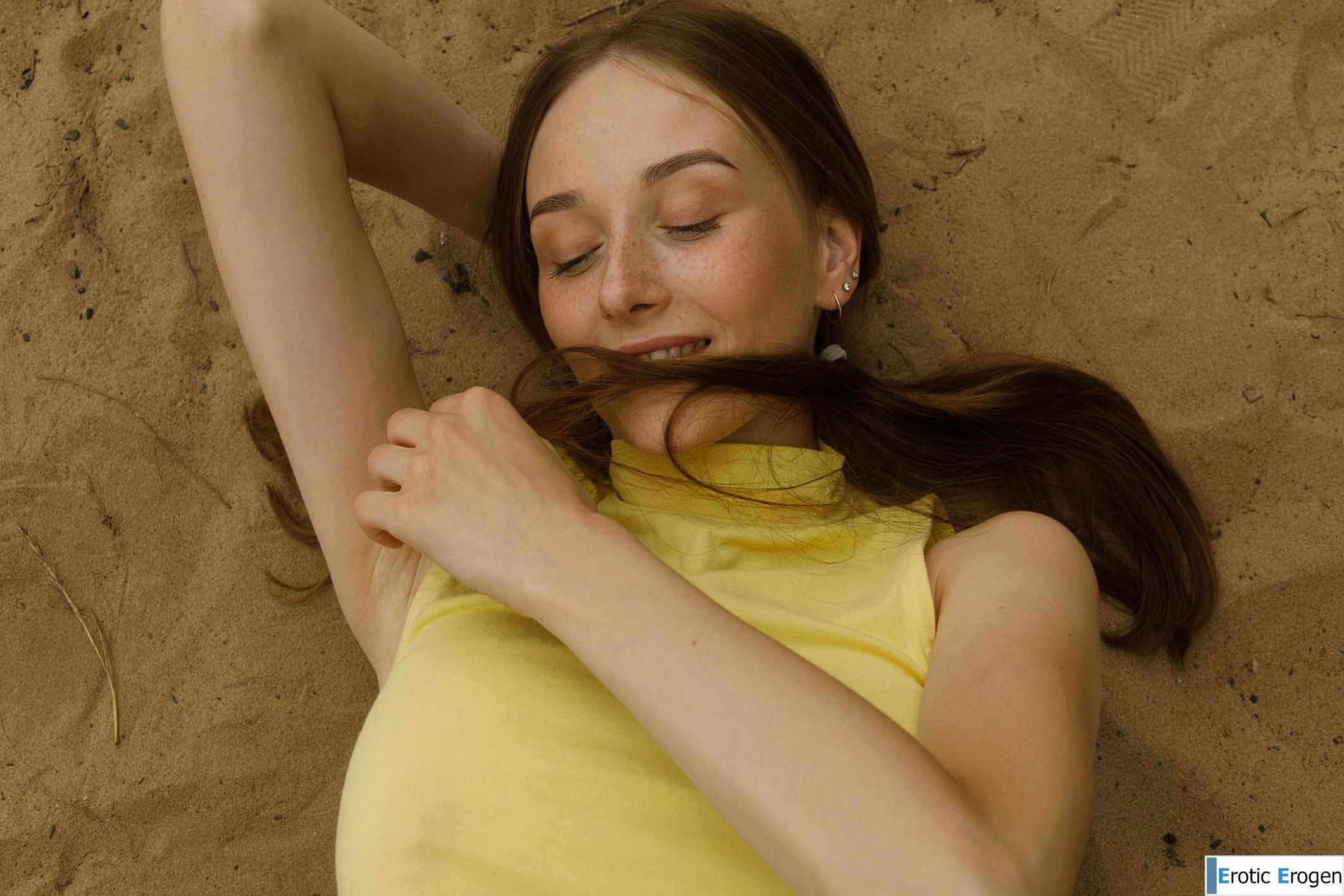 Ariel Gossimer in Tease By The Sea 2. Picture 31