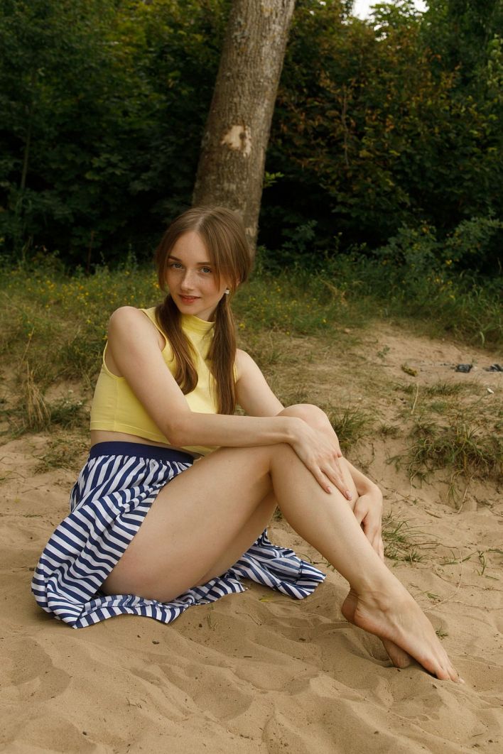 Ariel Gossimer in Tease By The Sea 2. Thumb 16