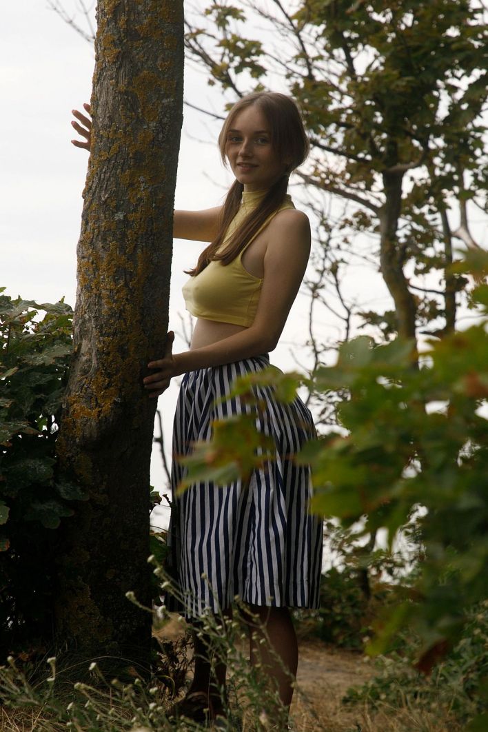 Ariel Gossimer in Tease By The Sea 2. Thumb 1