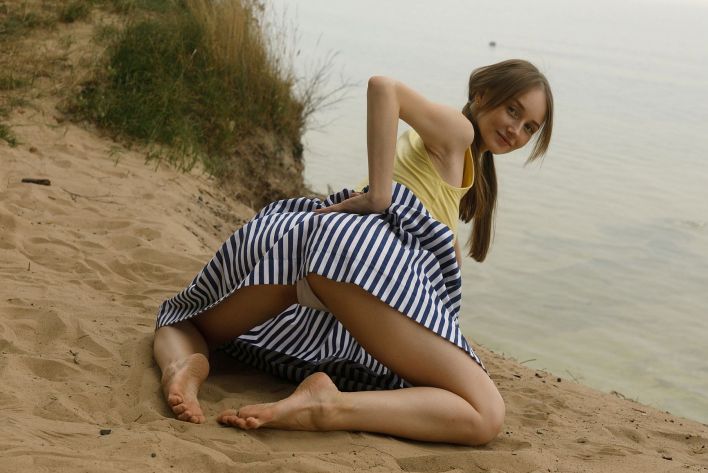 Ariel Gossimer in Tease By The Sea 2. Thumb 26