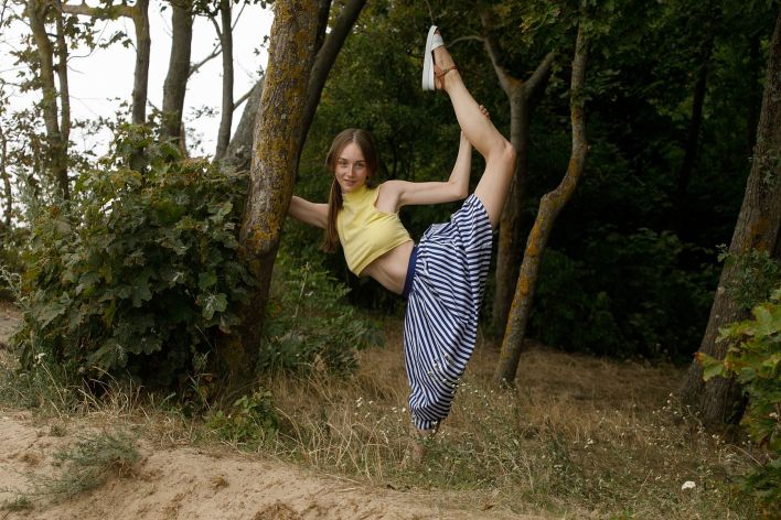 Ariel Gossimer in Tease By The Sea 2. Thumb 4