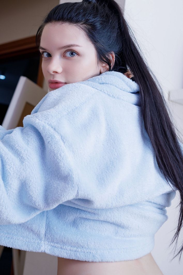 Ariana Mun in Casameu. Thumb 15