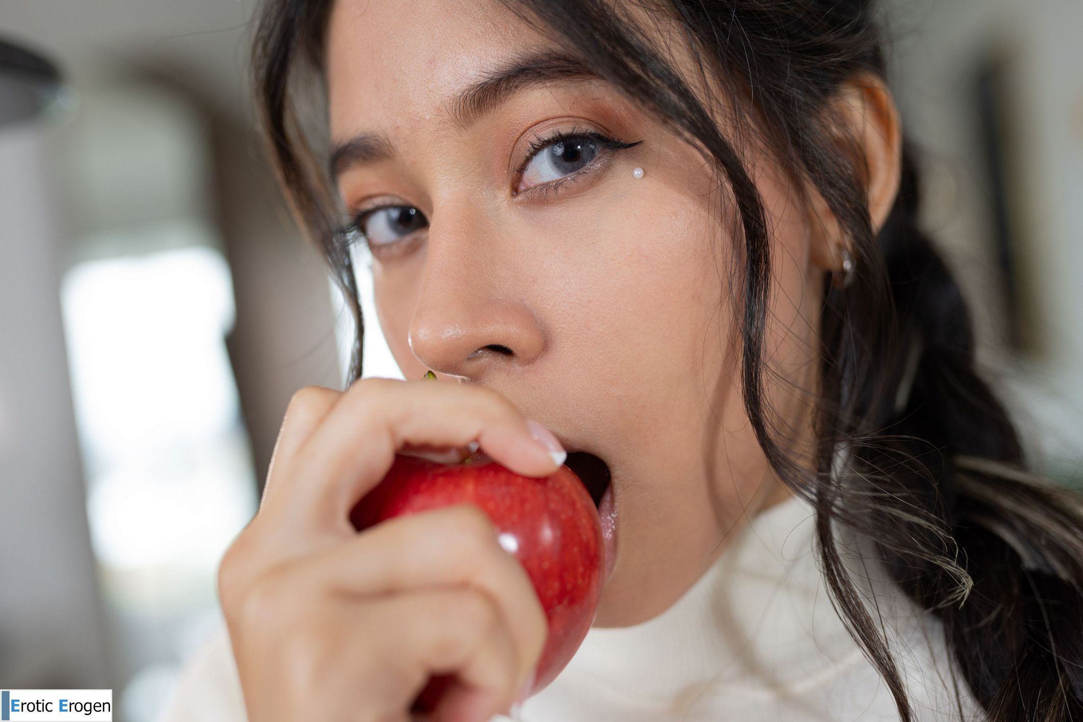 Leyla Grey in I Love It Inside. Picture 15