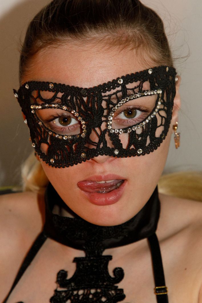 Amber Moore in Eyes Wide Slut. Эскиз 31