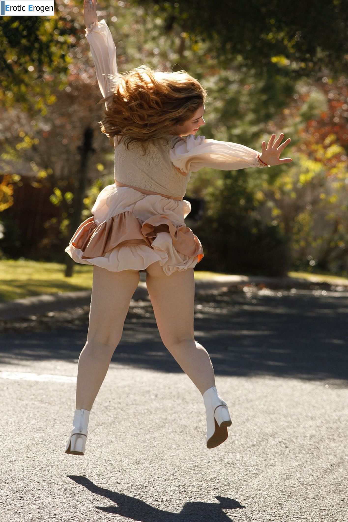 Greta Yarbrough in Dress Sesh. Picture 11