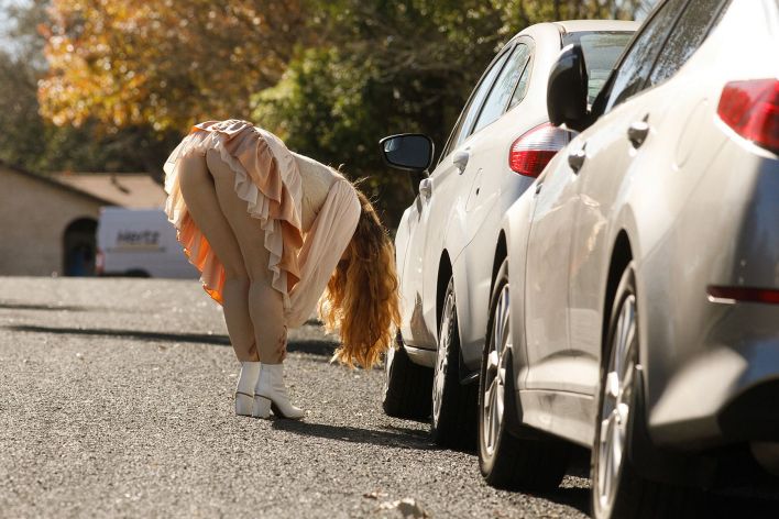Greta Yarbrough in Dress Sesh. Thumb 15