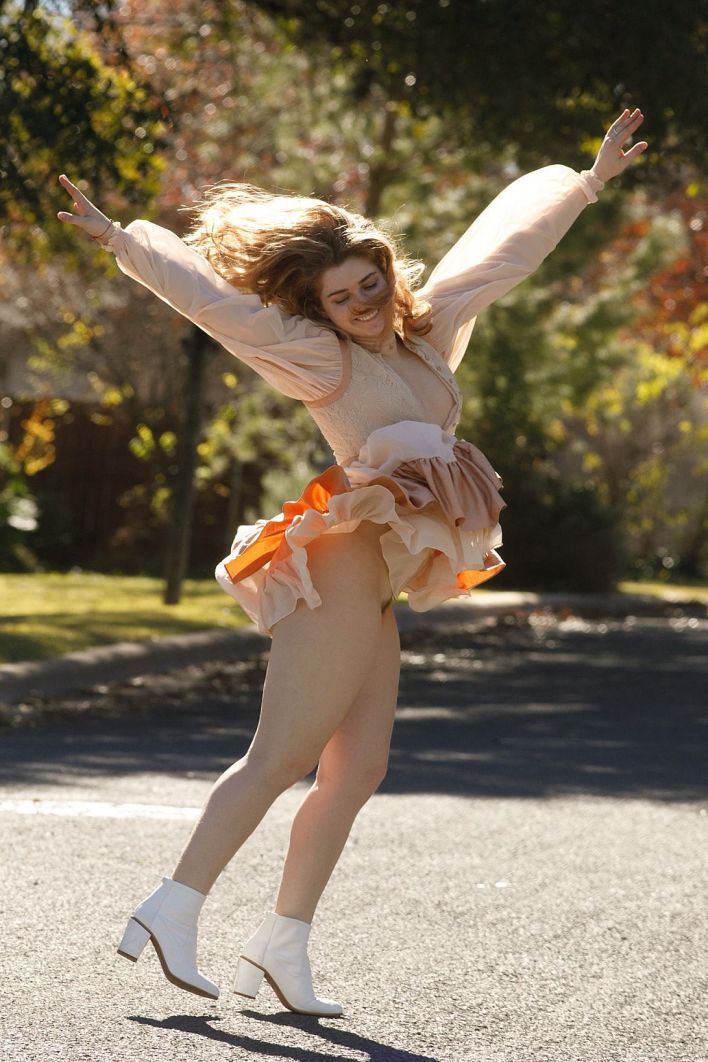 Greta Yarbrough in Dress Sesh. Thumb 9