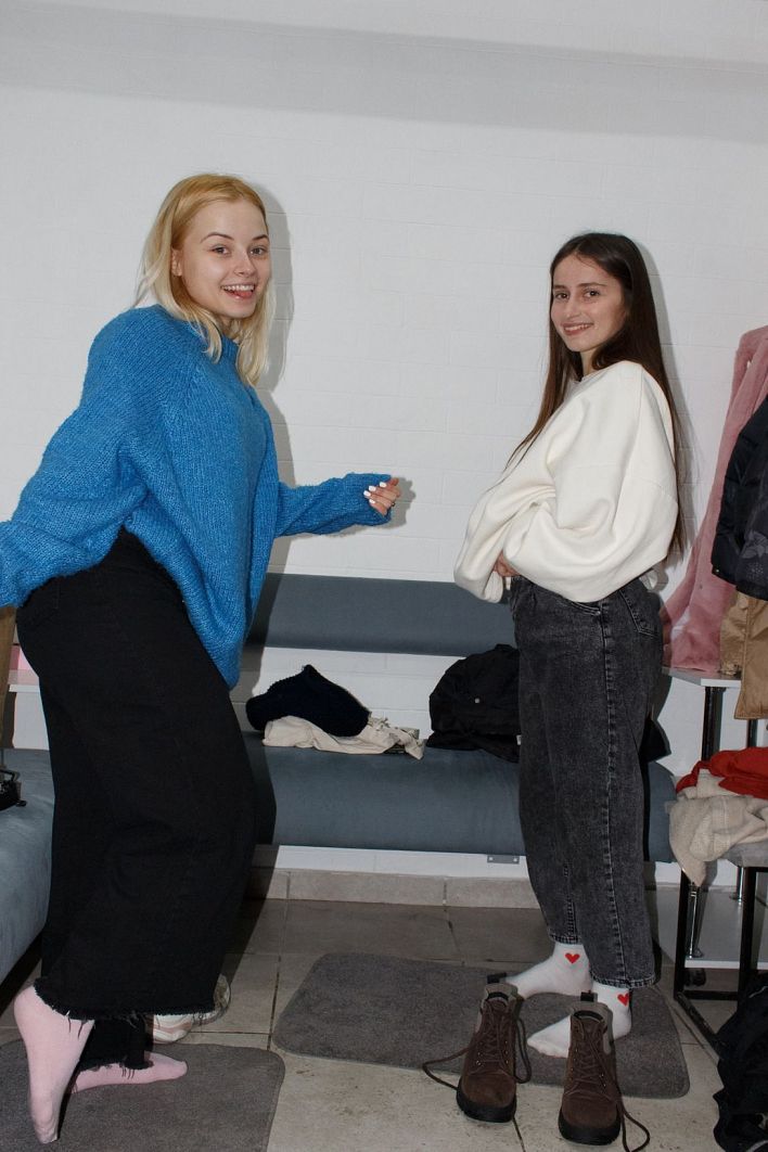 Irina And Bianca in Very Friendly Flexin. Thumb 40