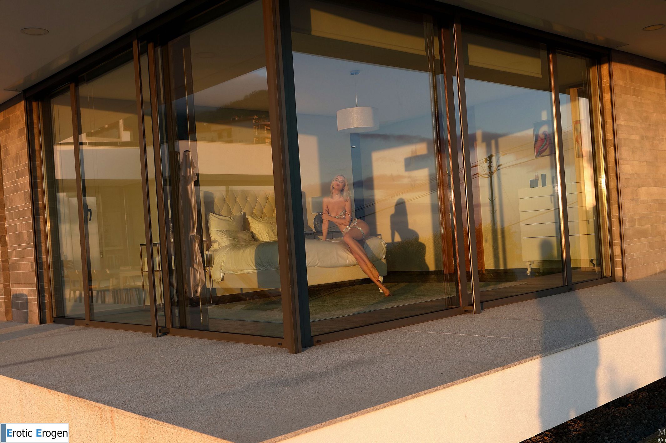 Lana Lane in Day Into Night. Picture 13