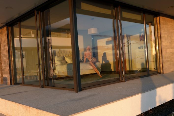 Lana Lane in Day Into Night. Thumb 13