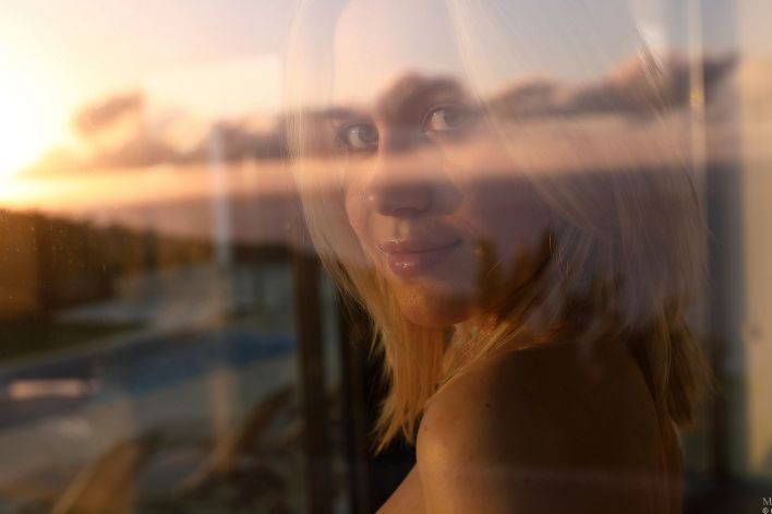 Lana Lane in Day Into Night. Thumb 9