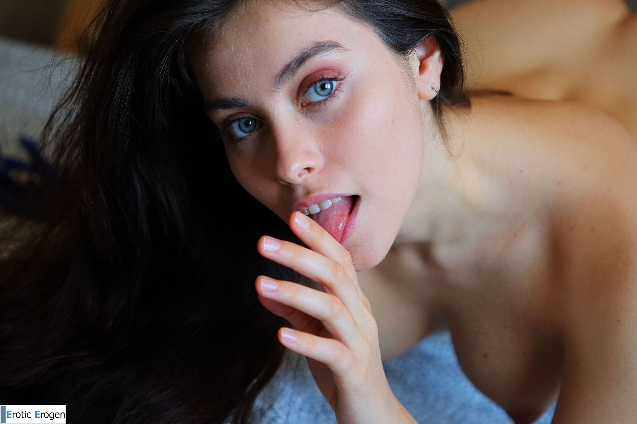 Foxy Alissa in Read Me. Picture 13