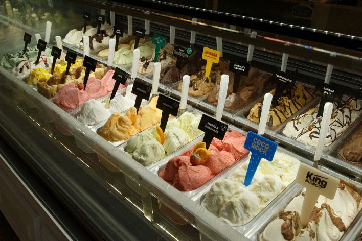 Zoe And Emma in Cafe Orno 1. Эскиз 8