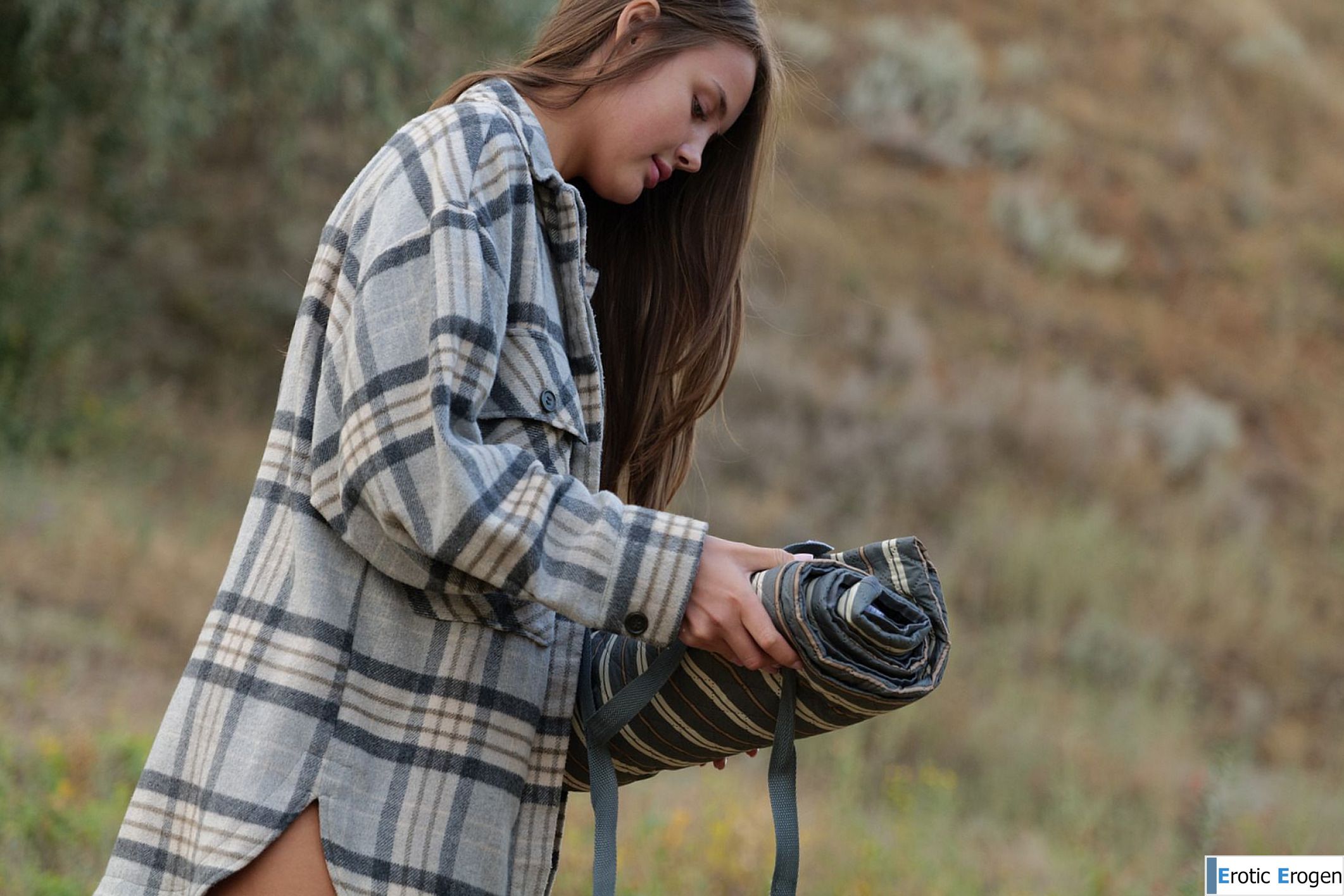 Olya Derkach in Roaming Minutes. Picture 13