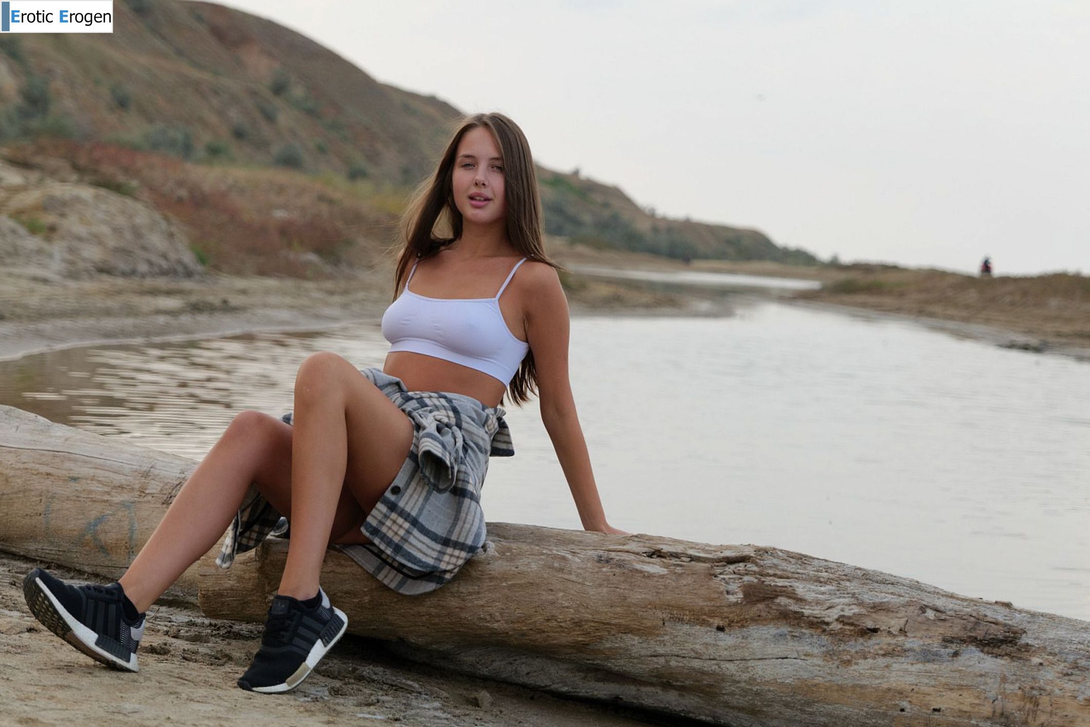 Olya Derkach in Roaming Minutes. Picture 27