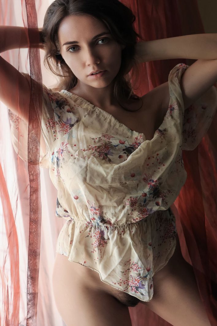 Danniela in Blissful Light. Thumb 4