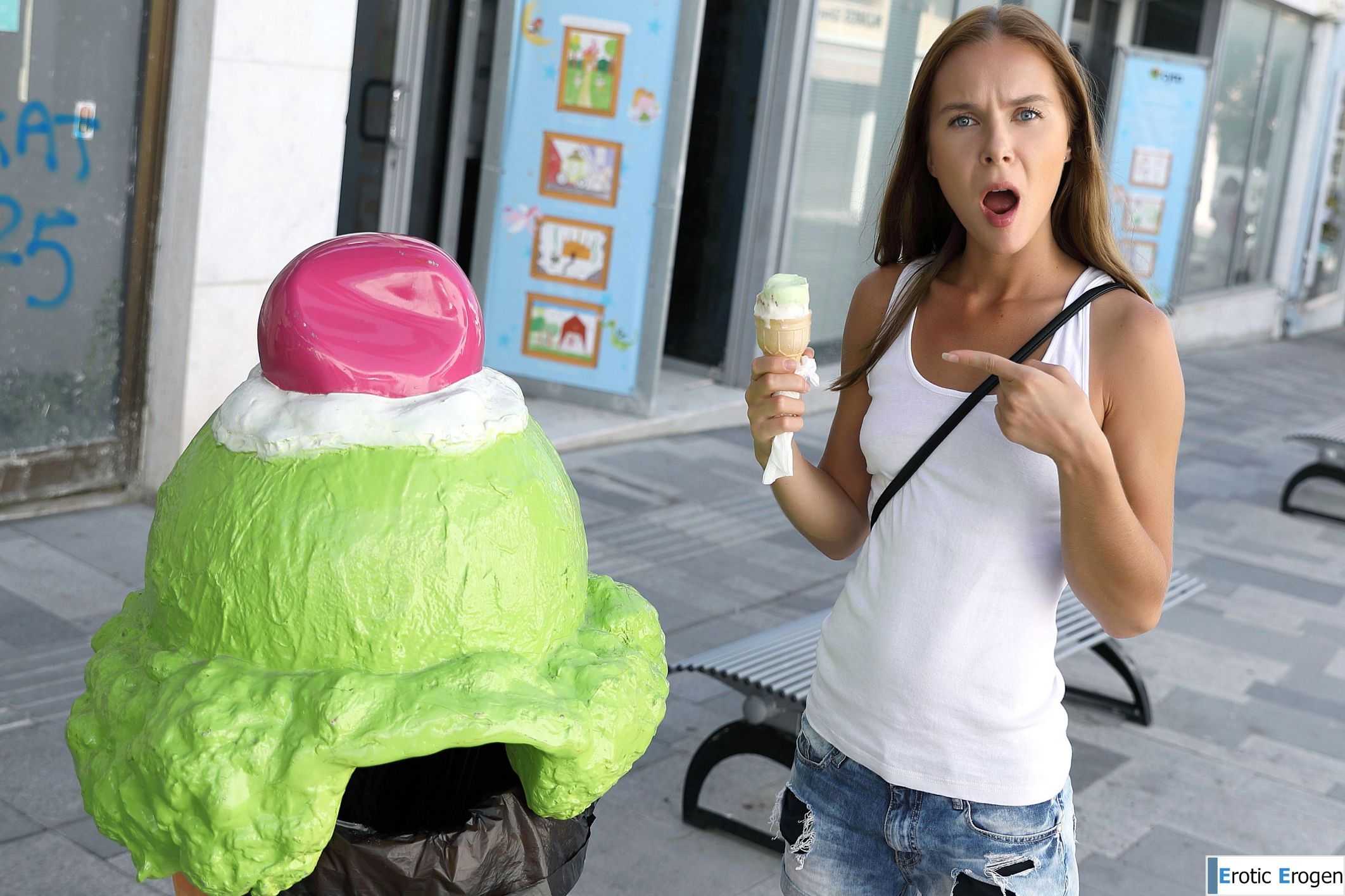 Karissa Diamond in Postcard From Paphos. Picture 5