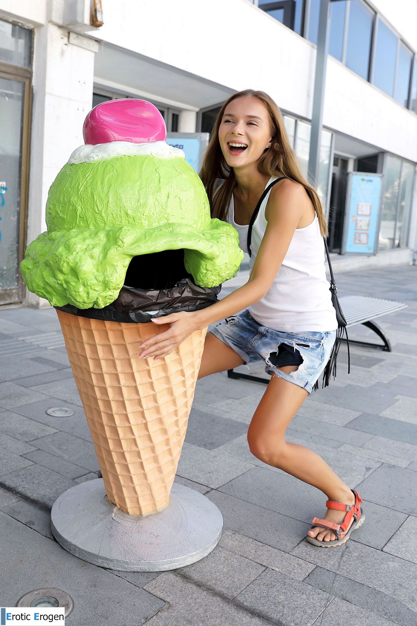 Karissa Diamond in Postcard From Paphos. Picture 8