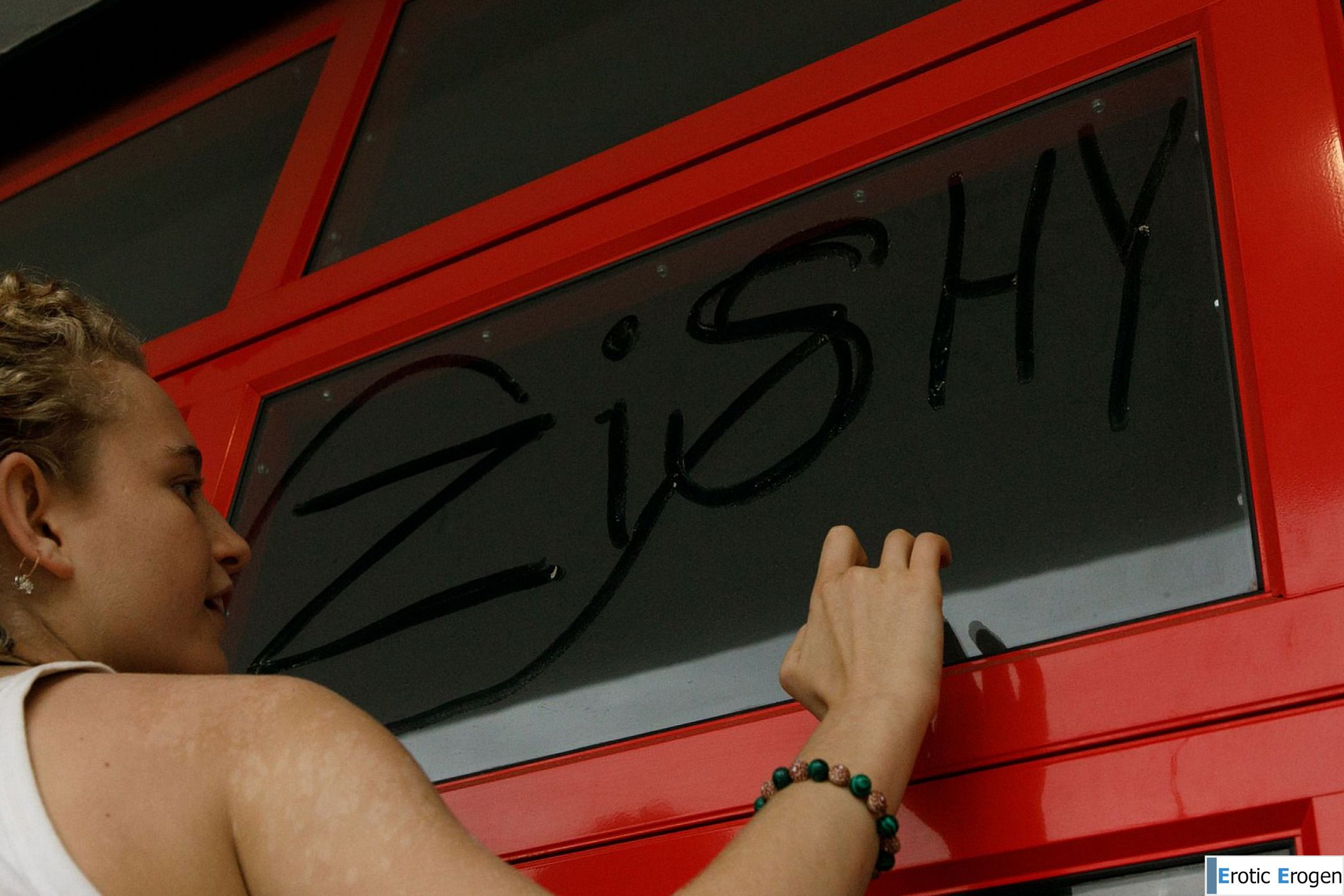 Debra Kenlow in Rare Bird Florida. Picture 15