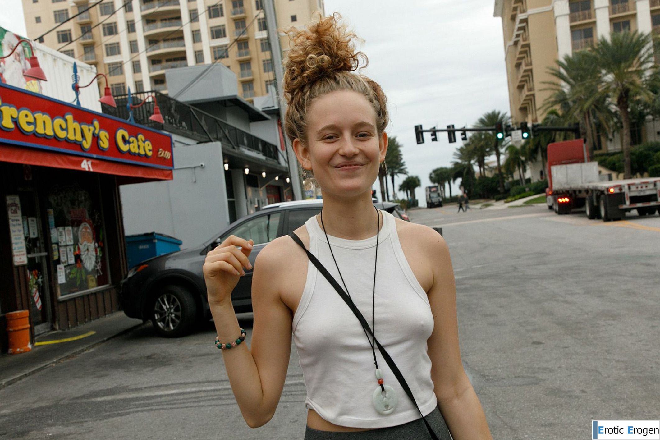 Debra Kenlow in Rare Bird Florida. Picture 1