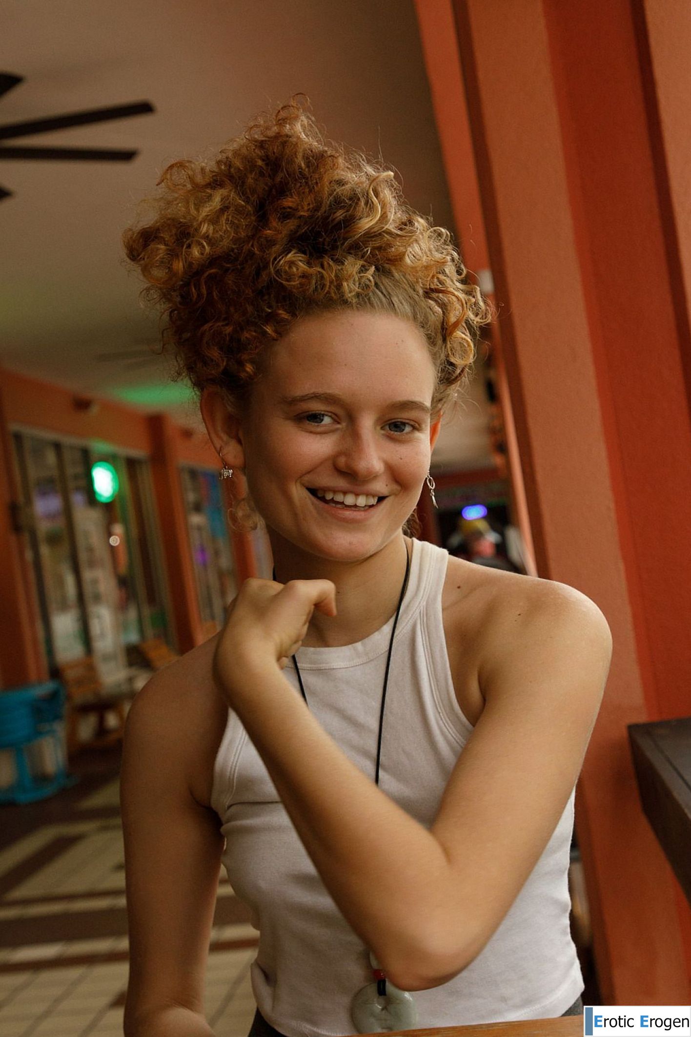 Debra Kenlow in Rare Bird Florida. Picture 30