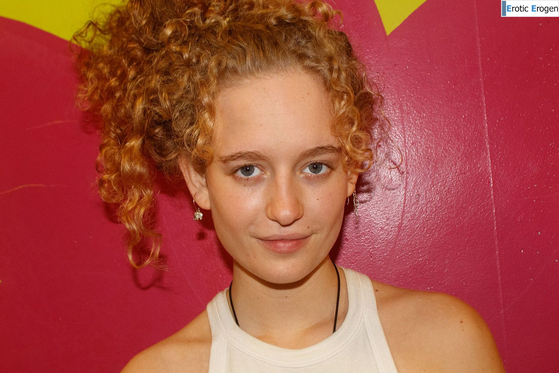 Debra Kenlow in Rare Bird Florida. Picture 52