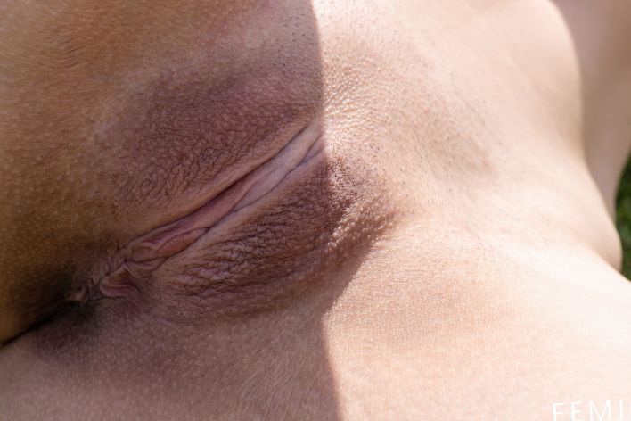 Polina in Golfer. Thumb 31