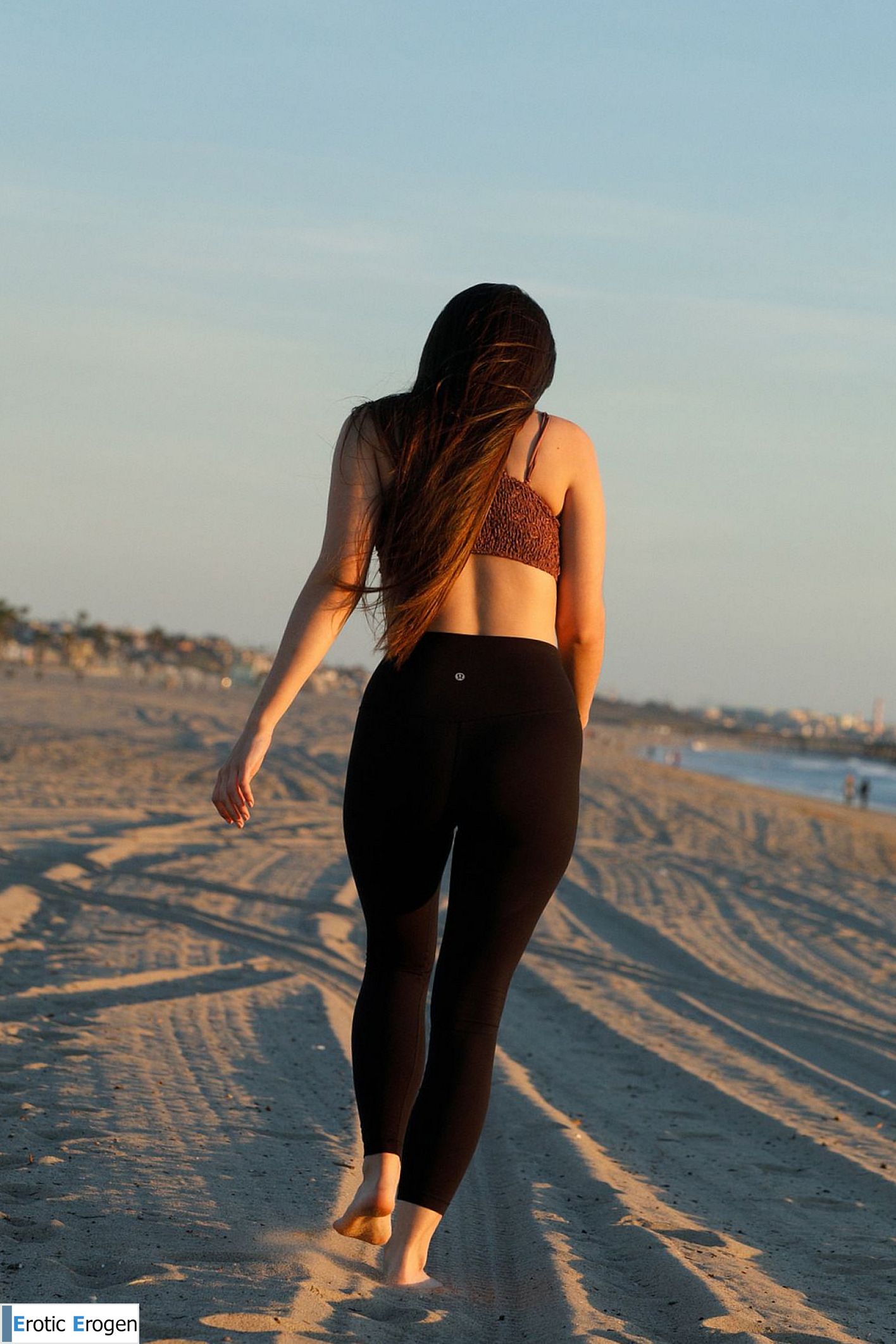 Melba Chastain in Hair Sand Curves. Picture 5